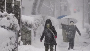 کینیڈا میں موسم سرما کے طوفان سے نظام زندگی درہم برہم پروازیں گراؤنڈ، سکول بند
