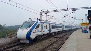पीएम मोदी आज विशाखापत्तनम से 2 वंदे भारत ट्रेनों को हरी झंडी दिखाएंगे।